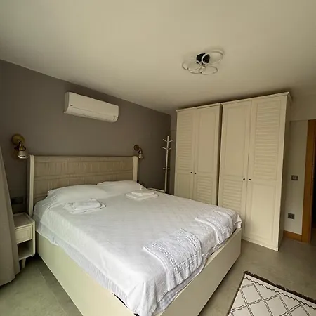 Modern Garden Flat In * بودروم