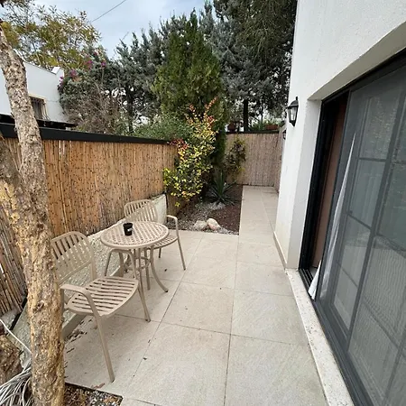 Modern Garden Flat In Bodrum