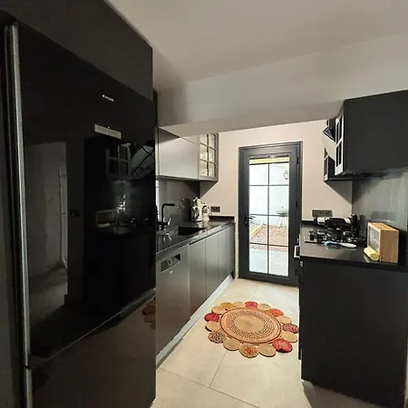 Lägenhet Modern Garden Flat In