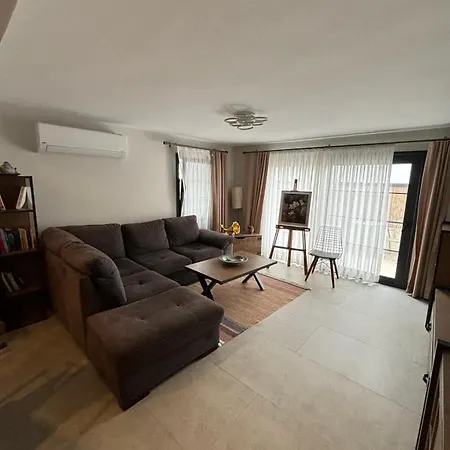Lägenhet Modern Garden Flat In *